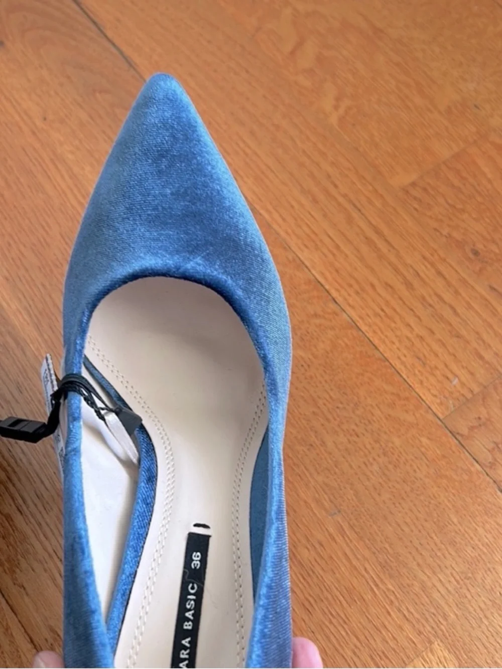 NWT Zara Heels blue velvet size 36/w6